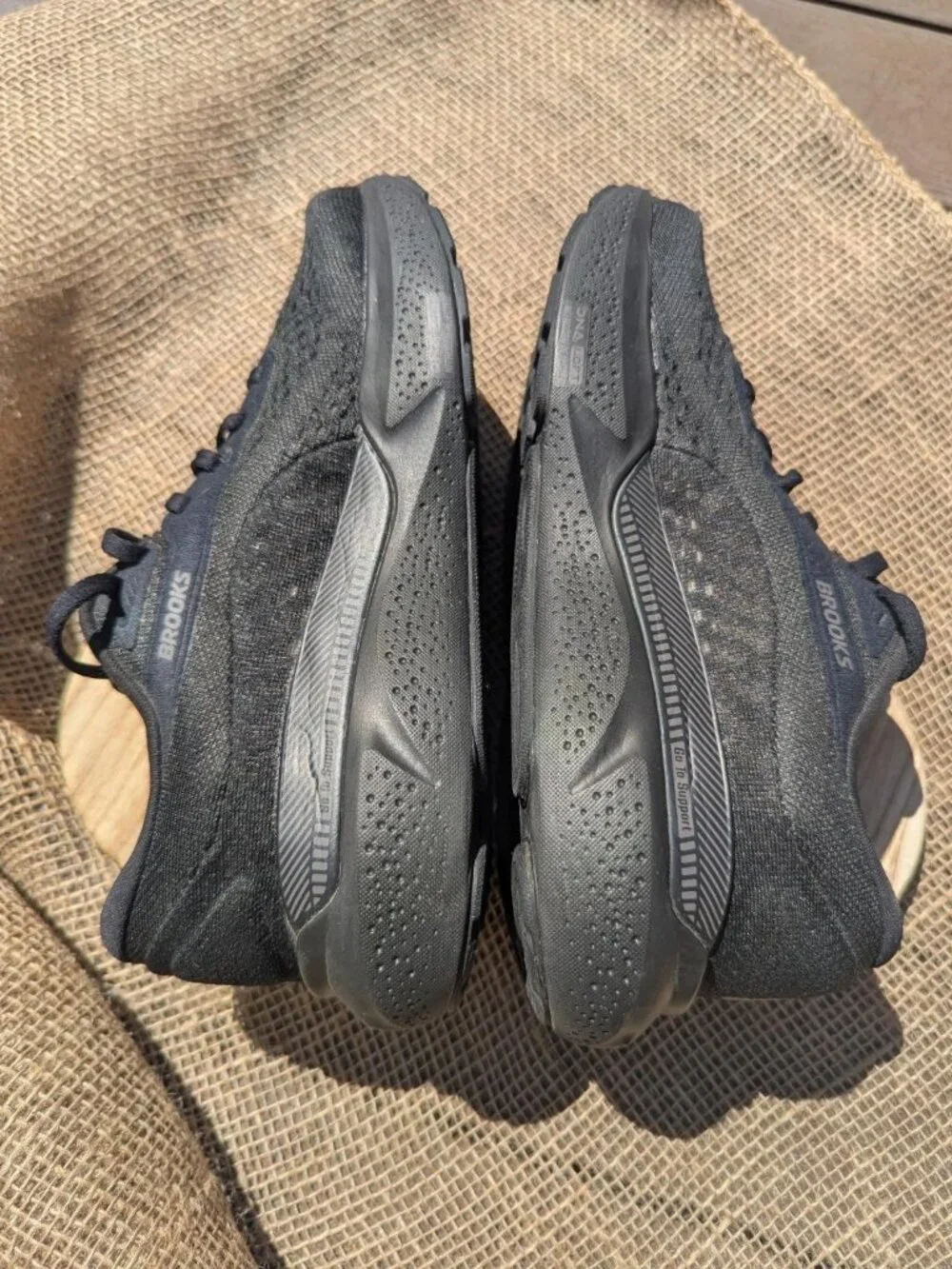 Brooks like new